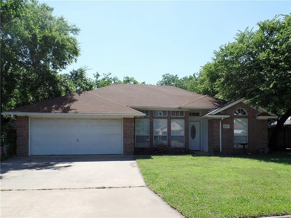 1st image of 1017 Oxford Dr