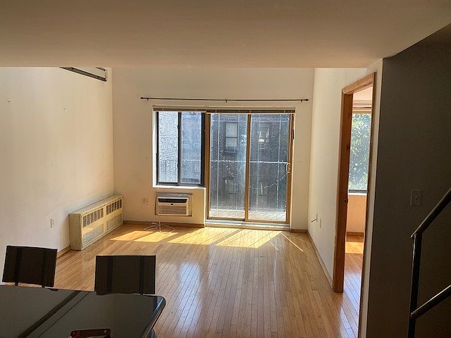 1st image of 212 E 10th St #B