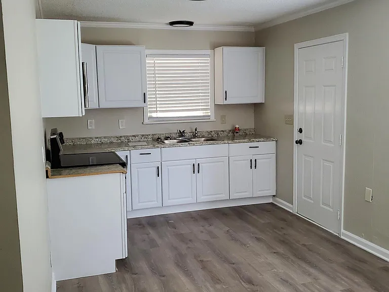2302 Lyon St — Photo 13