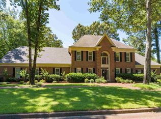 521 Riveredge Dr W, Cordova, TN 38018