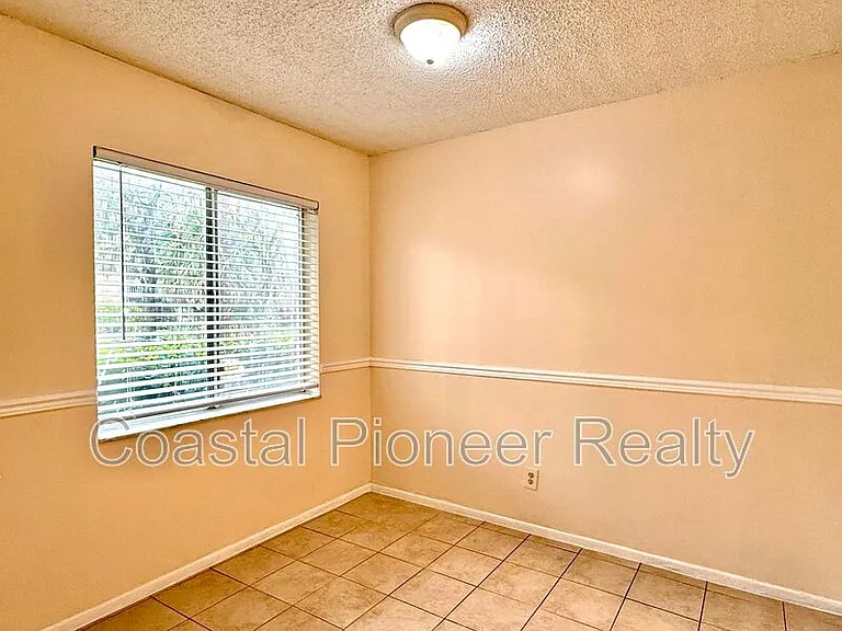 5502 Pokeweed Ct #B — Photo 10