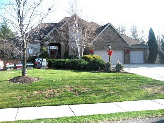 1st image of 3040 White Pine Dr
