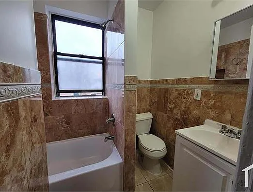 3 bed, $2,350 — Photo 2