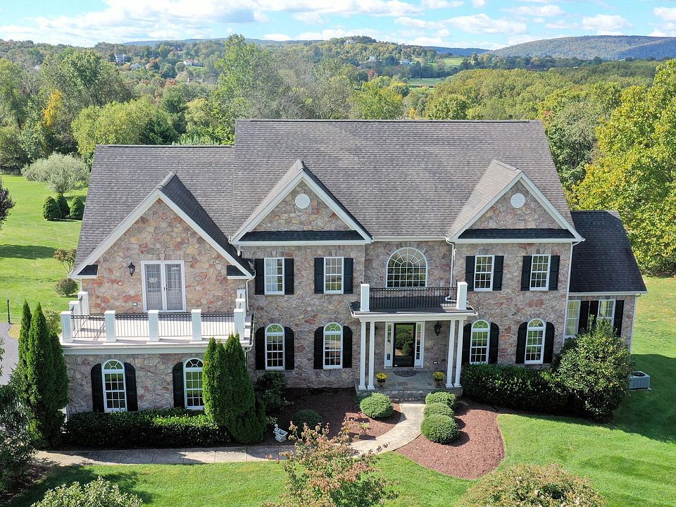 1st image of 35669 Kelsey Hill Ct