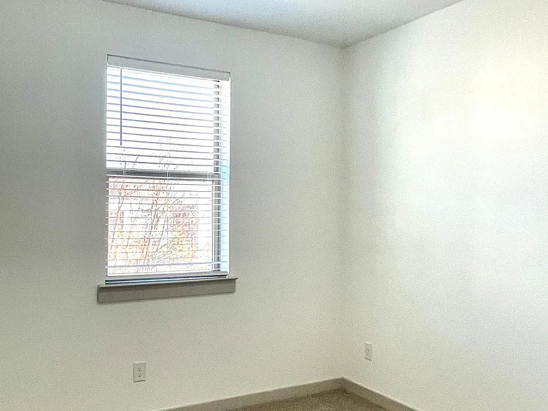 409 Harmon Dr — Photo 25