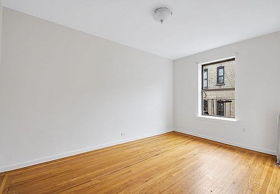 5th image of 3265 Bainbridge Ave APT B43