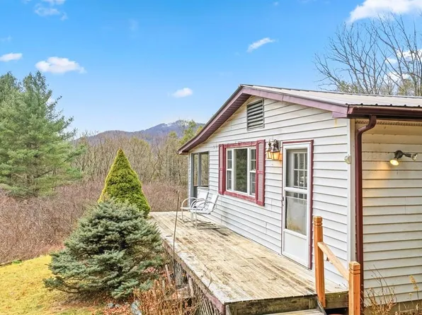 220 Gooseberry Ln, Franklin, NC 28734