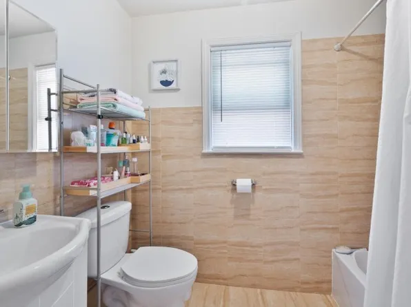 4840 Mulford St, Skokie, IL 60077