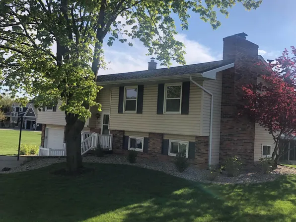 104 Surrey Ln, North Manchester, IN 46962