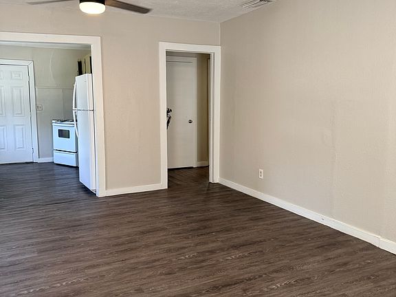 5th image of 381 Ed Brown St