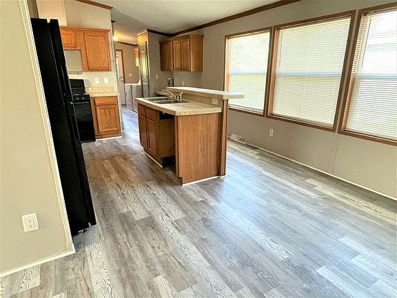 5th image of 319 Lisa Ln