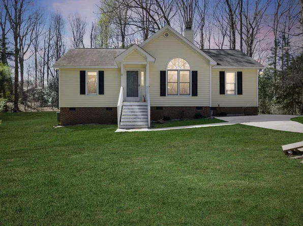 341 Thornwood Ln, Youngsville, NC 27596