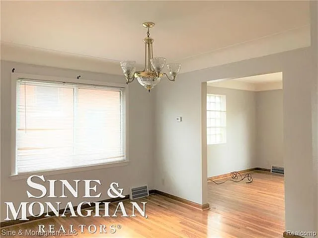 1351 Somerset Ave — Photo 10