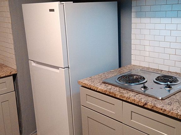 4th image of 14 Wakeman Ave #A