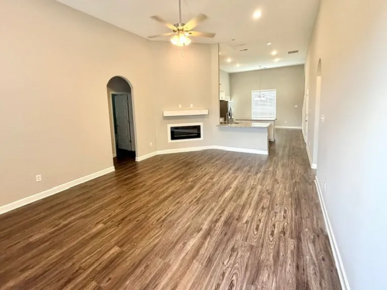 8750 Windstone Estate Dr — Photo 3