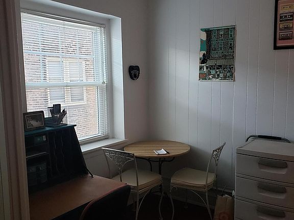 4th image of 2304 Harriet Ave #303
