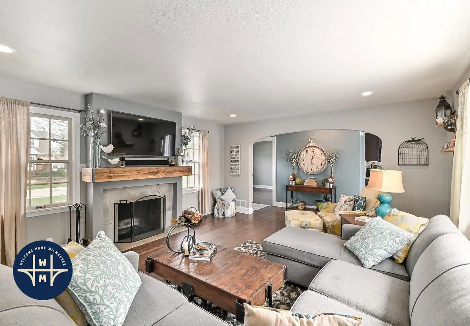 3 bed, 2.0 bath, 1548 sqft, $2,998 — Photo 3