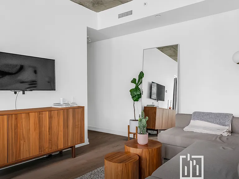 461 Adelaide St W #916 — Photo 17