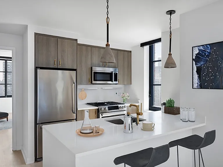 515 W 38th St #2A — Photo 4