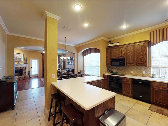 2nd image of 2868 Barnhill Ln