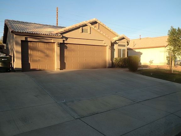 3rd image of 208 W Villa Theresa Dr