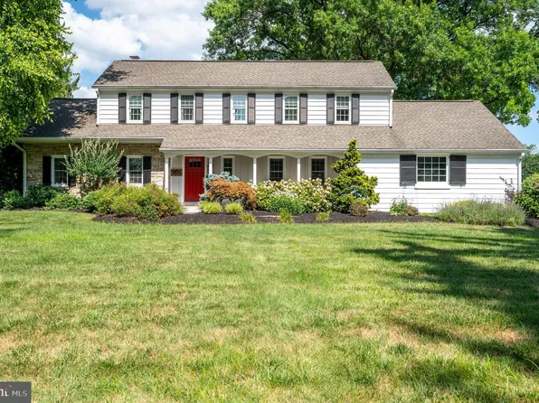 1703 Golf Rd, Reading, PA 19601