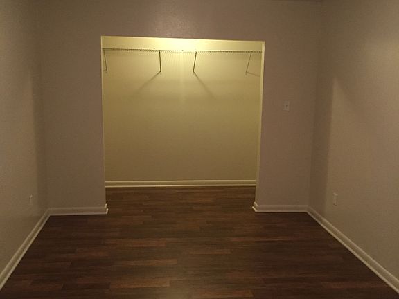 3rd image of 1417 Palmar St