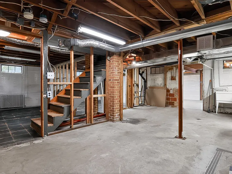 14011 Rectory Ln — Photo 65