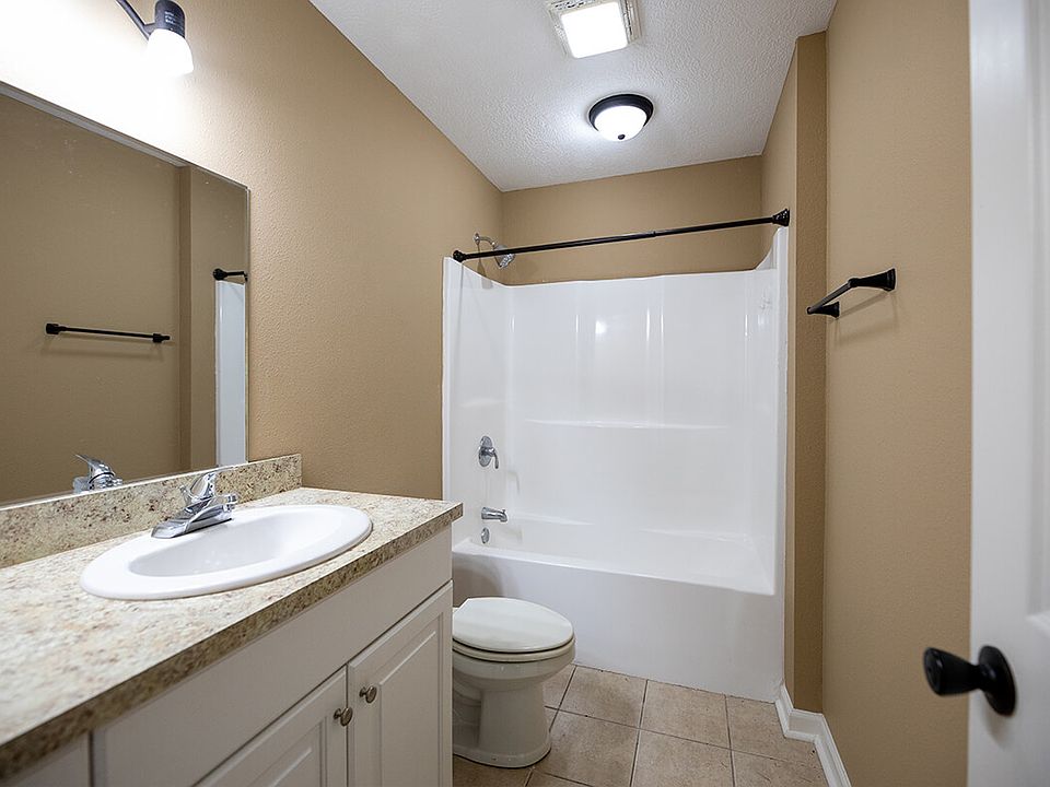 302A-FONTENOT-bathroom2_12032024