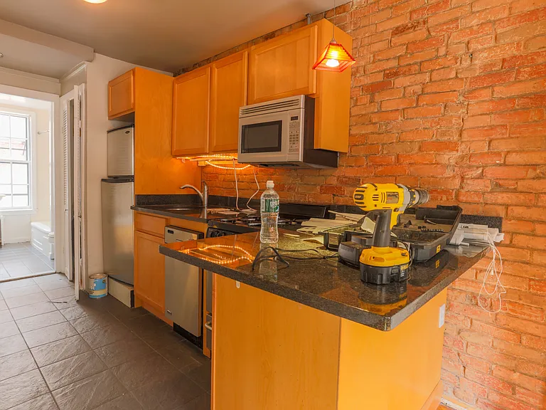 33 Gray St #2 — Photo 16