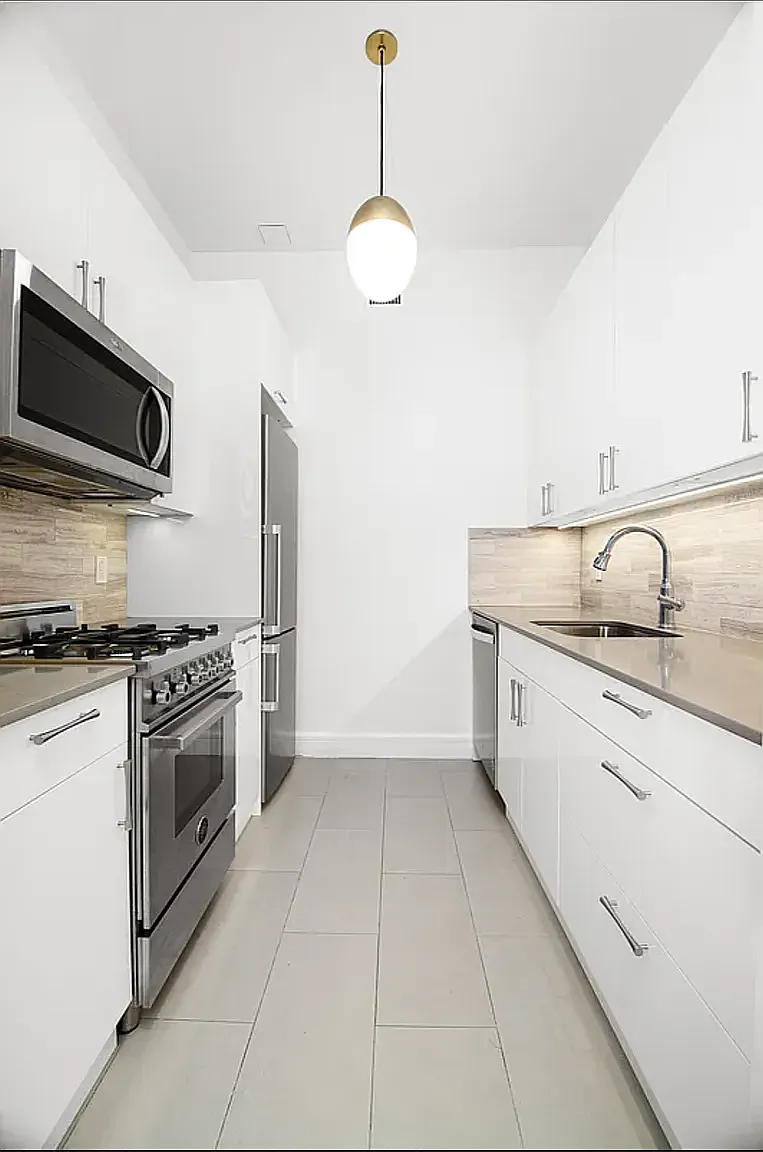 110 Greenwich Street — Photo 4