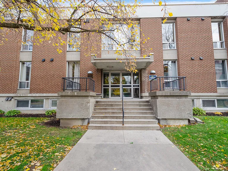 315 Nelson St #206 — Photo 12