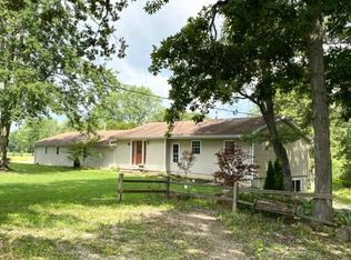 1024 Greendale Lake Dr, Xenia, IL 62899