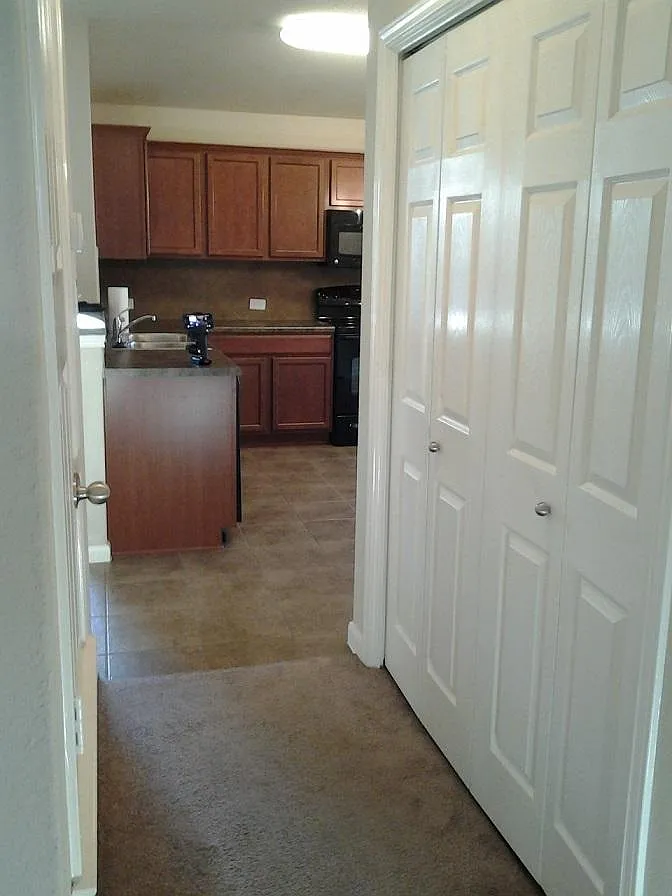 3 bed, 1188 sqft, $1,625 — Photo 3