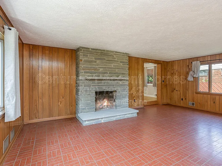 3233 Holly Hill Dr — Photo 12