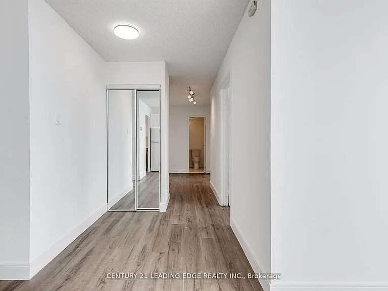 200 Lotherton Ptwy #1208 — Photo 5