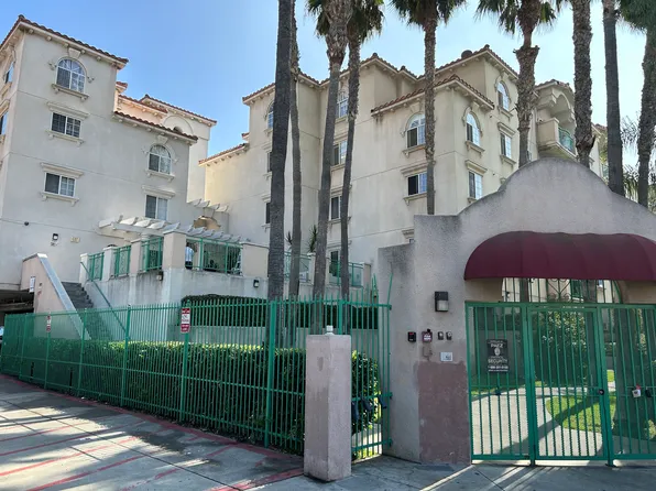 7018 Rita Ave Unit 304, Huntington Park, CA 90255