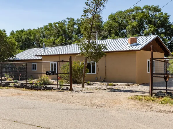 2016 Louise Ave SW, Albuquerque, NM 87105