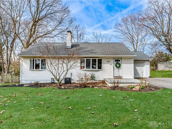 1565 Woods Dr, Dayton, OH 45432