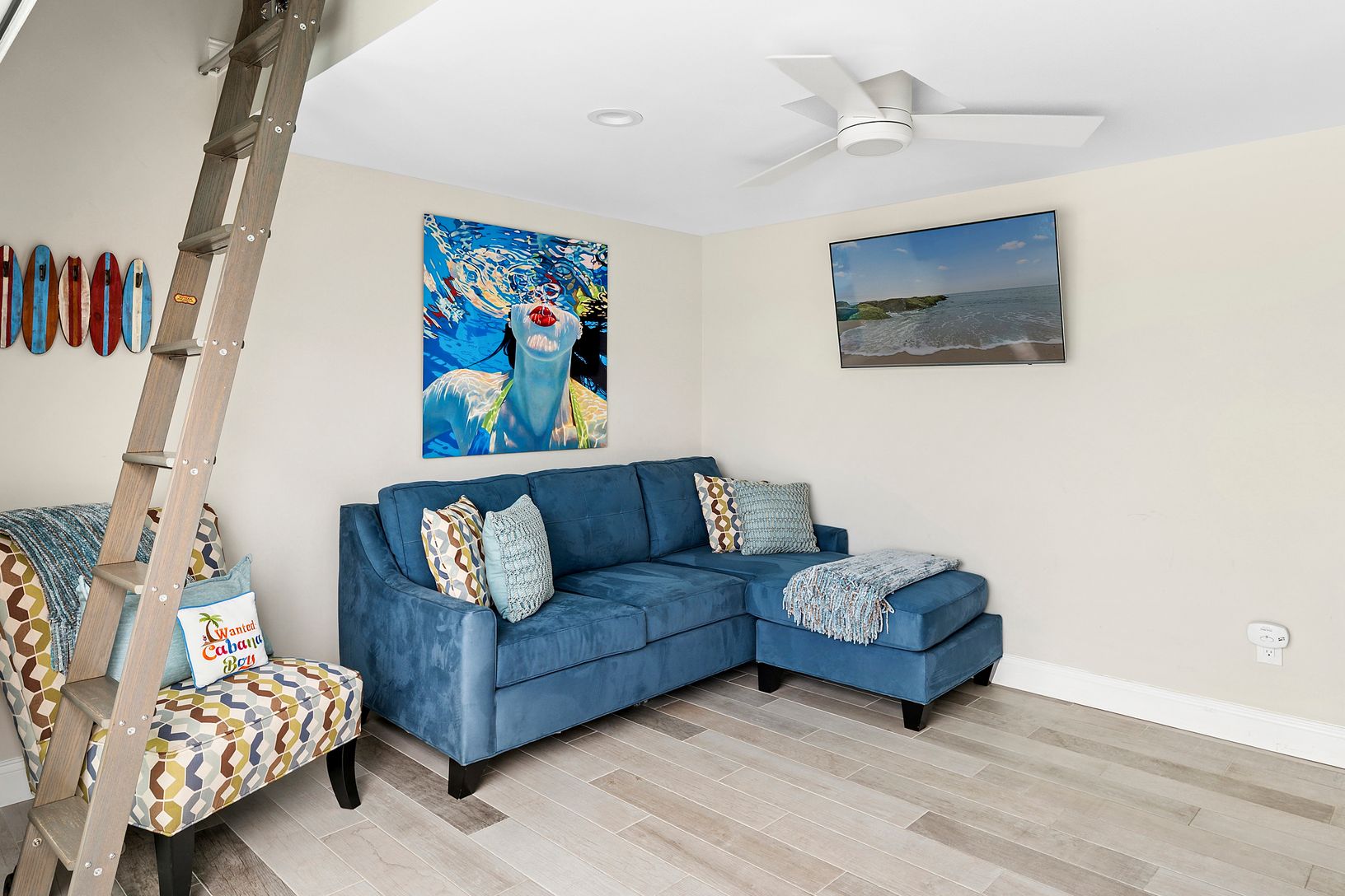 Pool house with loft, kitchenette and half bathroom,