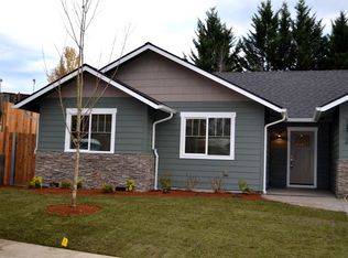 2928 Naples Dr, Grants Pass, OR 97527