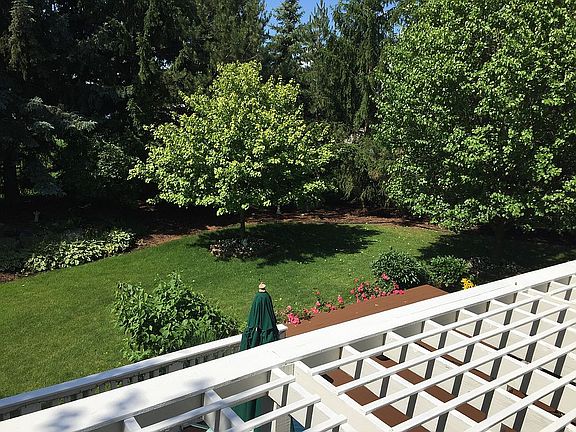 3rd image of 18551 Country Club Ct