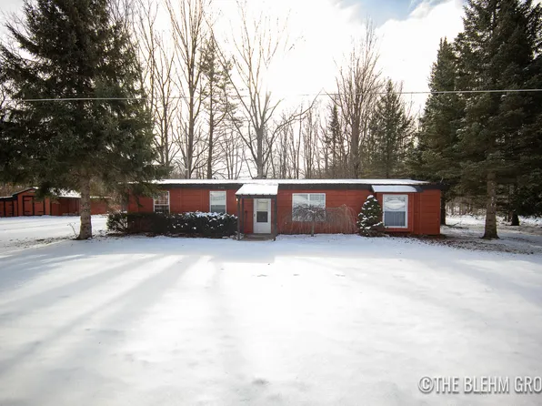 17601 Eight Mile Rd, Stanwood, MI 49346