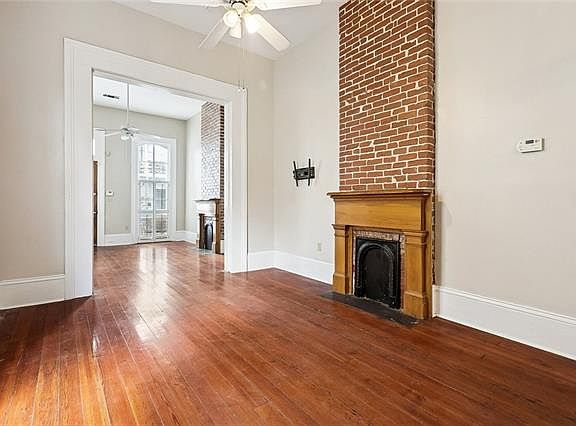 4th image of 2044 Camp St