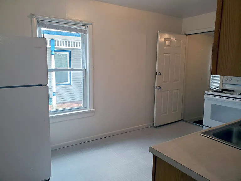 2 Allen St #2 — Photo 11
