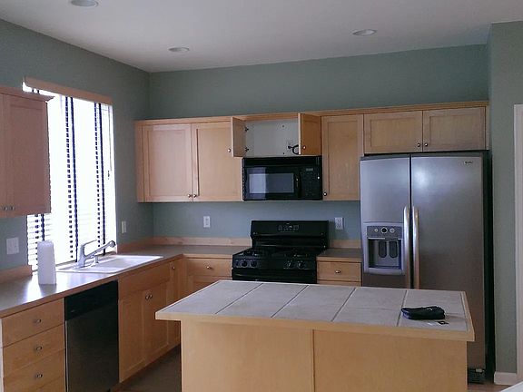 4th image of 579 239th Ave SE