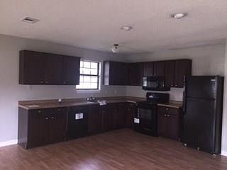 4th image of 564 Camelia Ave