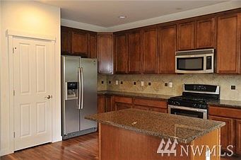 4th image of 4905 L Ct NE