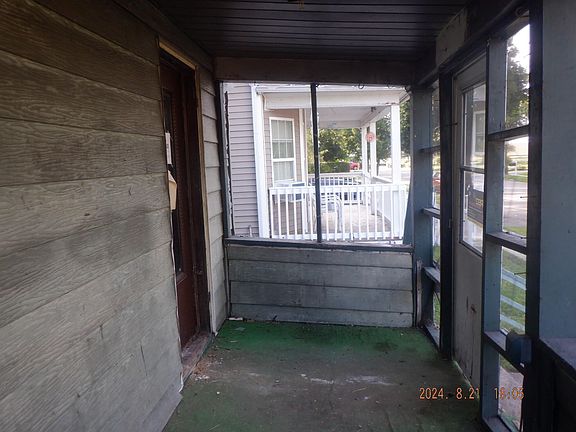5th image of 245 Grove St