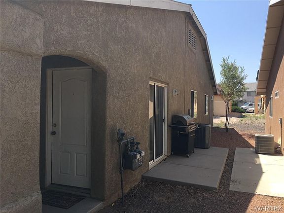 3rd image of 2486 Armour Ave